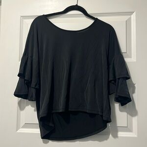 Olive and oak high low top size quarter sleeve size medium black